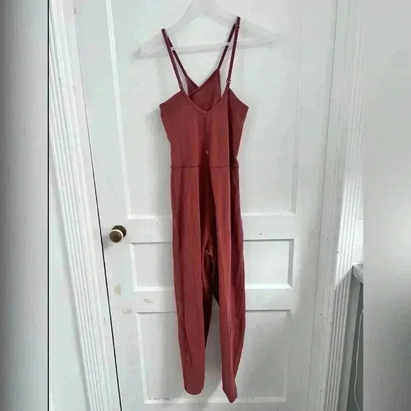 Old Navy PowerChill 7/8 Cami Jumpsuit Size XL (18) Sold out - Picture 2 of 5